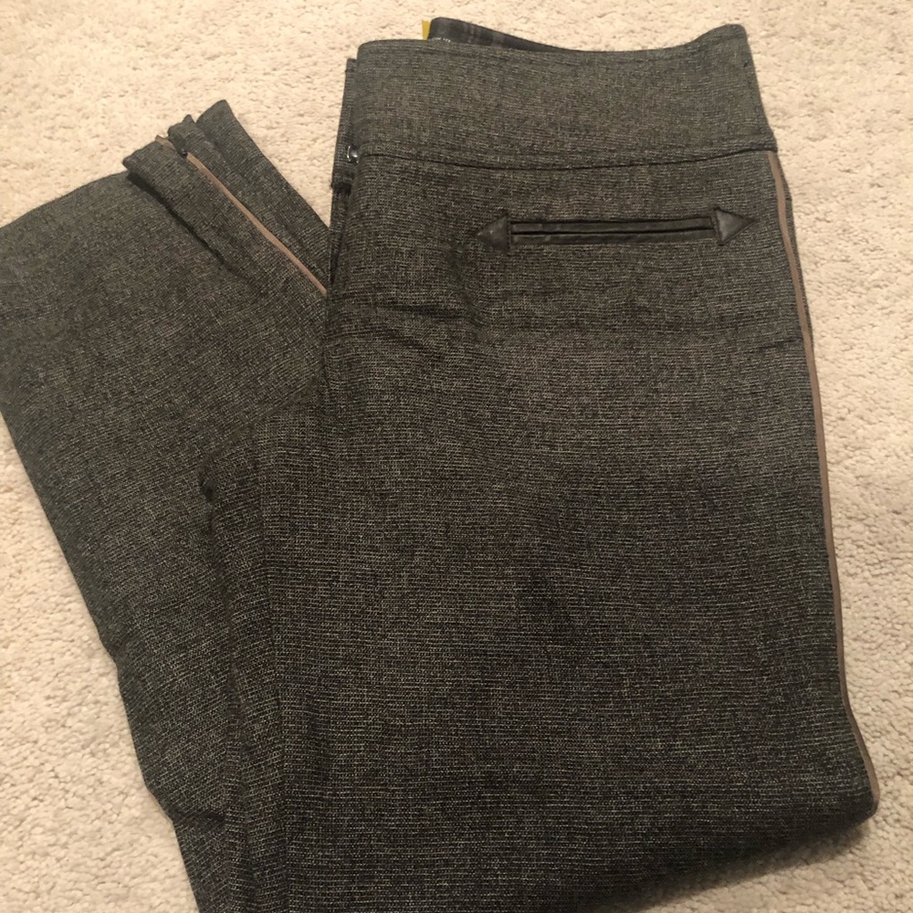Bebe cropped pants